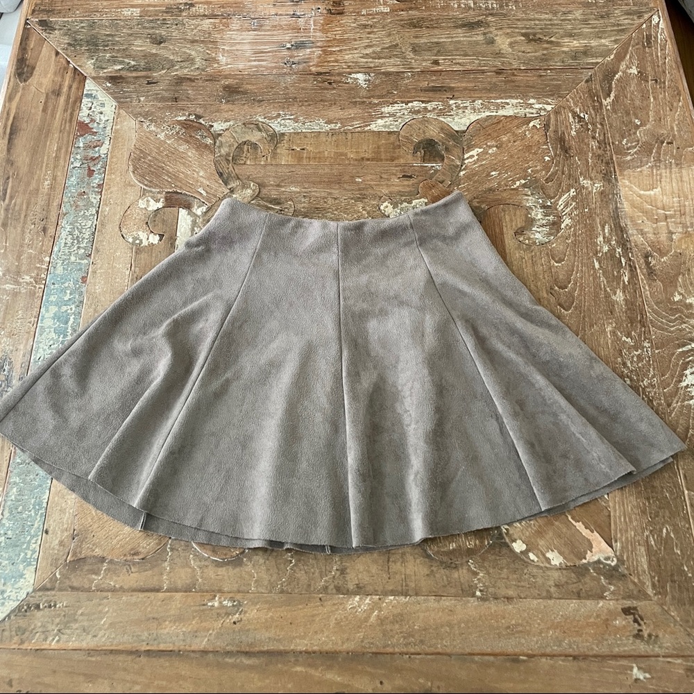 Suede brown pleated skirt